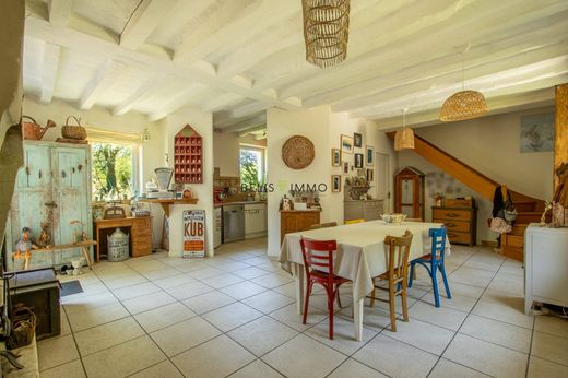 Luxury home in Azay-sur-Cher, Indre and Loire