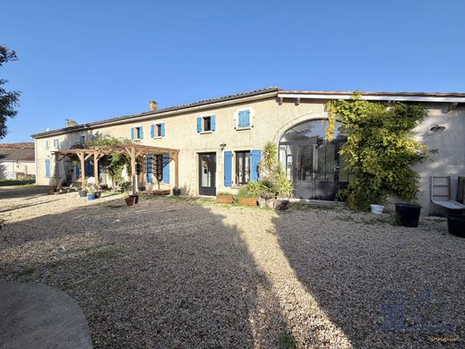 Элитный дом, Clion, Приморская Шаранта