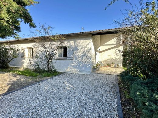 Casa de lujo en Mérignac, Gironda