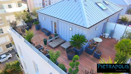 Apartment in Villeurbanne, Rhône