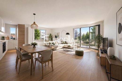 Apartment / Etagenwohnung in Vanves, Hauts-de-Seine