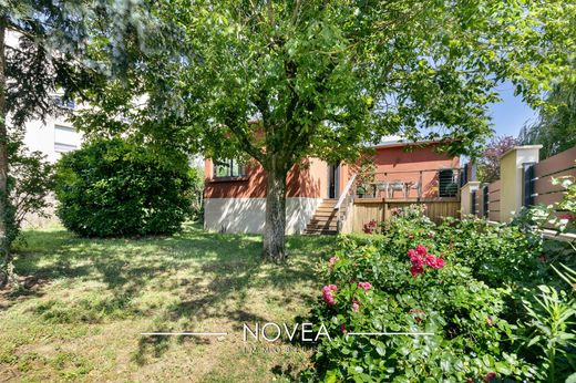 Luxury home in Brindas, Rhône