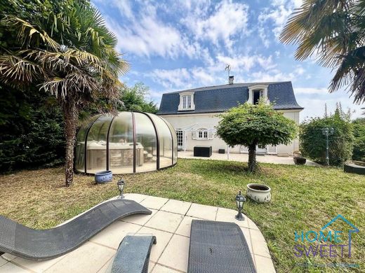 Luxury home in Semoy, Loiret