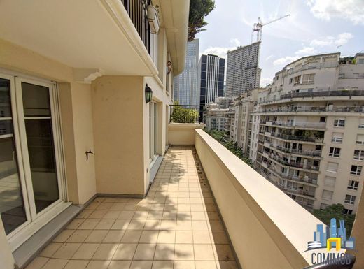 Apartament w Courbevoie, Hauts-de-Seine