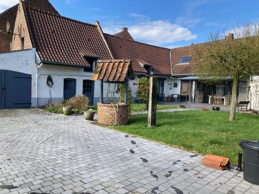 Luxe woning in Bourghelles, North