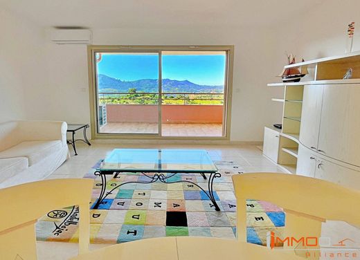 Apartment in Mandelieu-la-Napoule, Alpes-Maritimes