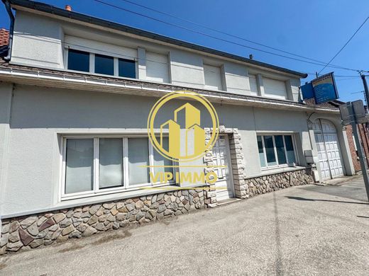 Luxus-Haus in La Neuville, Nord