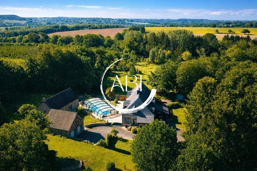 Casa di lusso a Saint-Georges-Buttavent, Mayenne