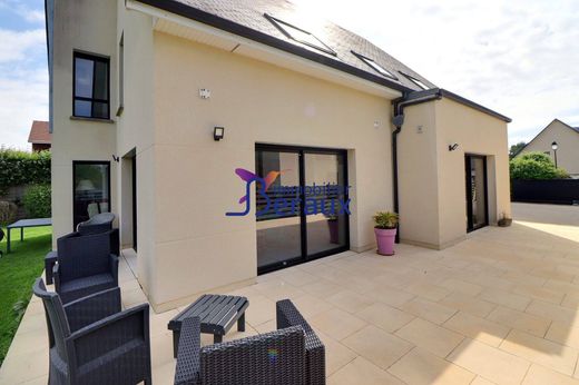 Luxe woning in Roumare, Seine-Maritime