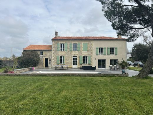 Luxury home in Saint-Symphorien, Deux-Sèvres
