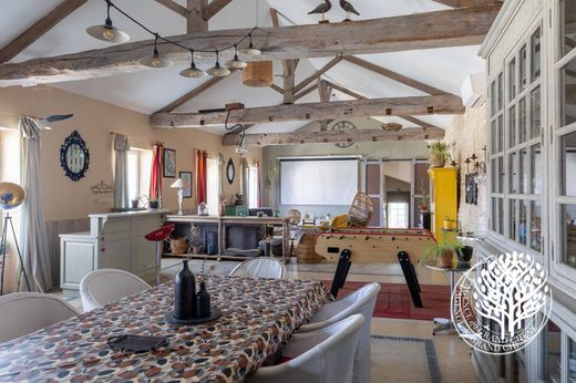 Edificio en Saintes, Charenta Marítima