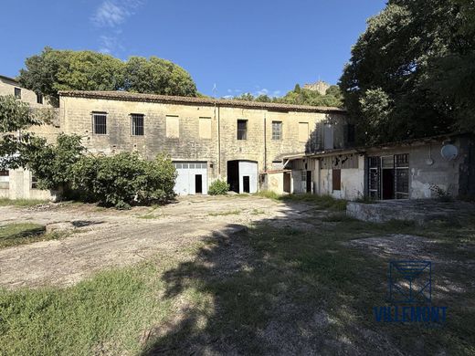 Luxus-Haus in Sommières, Gard