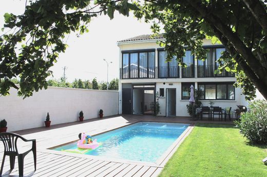 Luxus-Haus in Cenon, Gironde