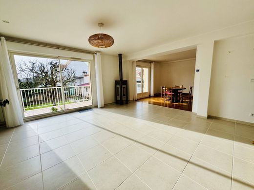 Luxury home in Athis-Mons, Essonne