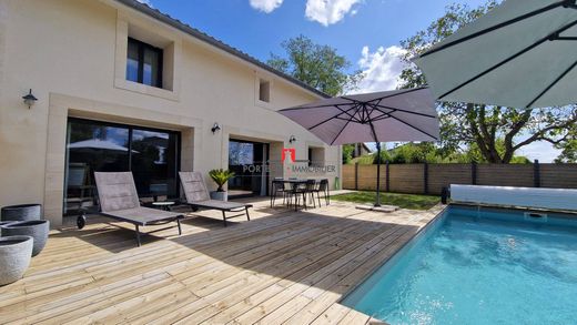 호화 저택 / Saint-André-de-Cubzac, Gironde