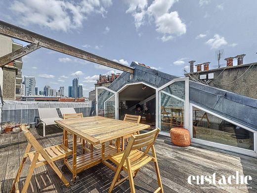 Apartment in Puteaux, Hauts-de-Seine