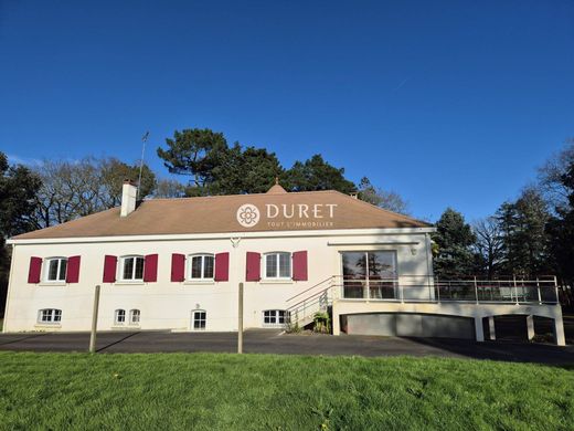 Maison de luxe à Les Achards, Isère