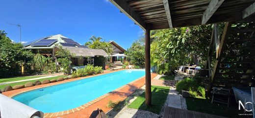 Luxury home in Bouloupari, Province Sud