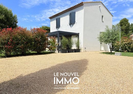 Luxury home in Éguilles, Bouches-du-Rhône