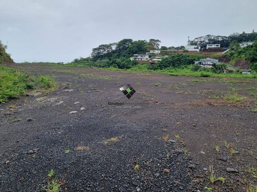 Land in Faa'a, Îles du Vent