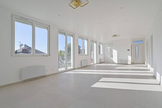 Luxury home in Bonneuil-sur-Marne, Val-de-Marne