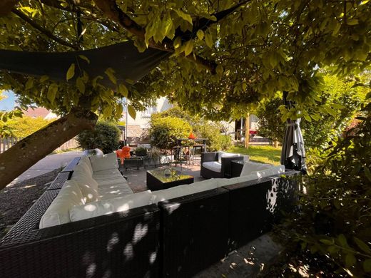 Πολυτελή κατοικία σε Les Clayes-sous-Bois, Yvelines