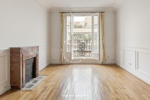 Apartment in Vanves, Hauts-de-Seine