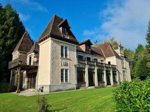 Castillo en La Madeleine-Bouvet, Orne