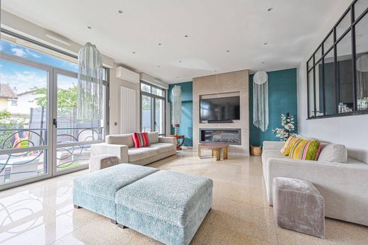 Luxury home in Bonneuil-sur-Marne, Val-de-Marne