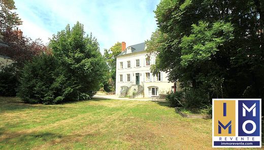 ‏בתי יוקרה ב  Bourges, Cher