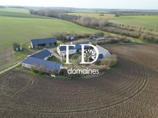 Luxury home in Saint-Ambroix, Cher