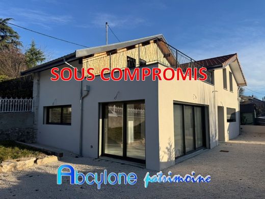 Casa de lujo en Saint-Nazaire-les-Eymes, Isere