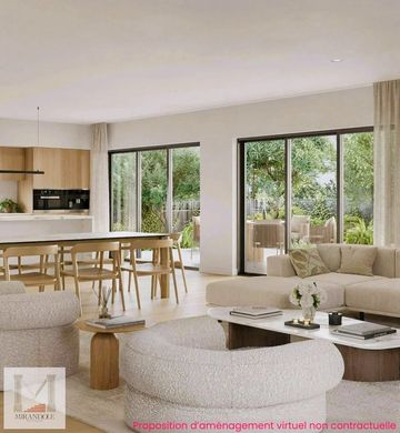 Apartment / Etagenwohnung in Antibes, Alpes-Maritimes