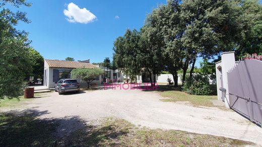 Luxus-Haus in Sorgues, Vaucluse