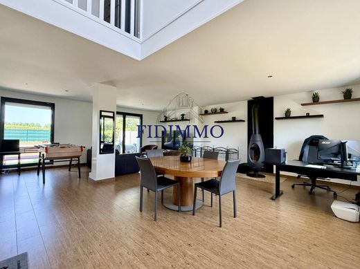 Luxus-Haus in Chennevières-sur-Marne, Val-de-Marne