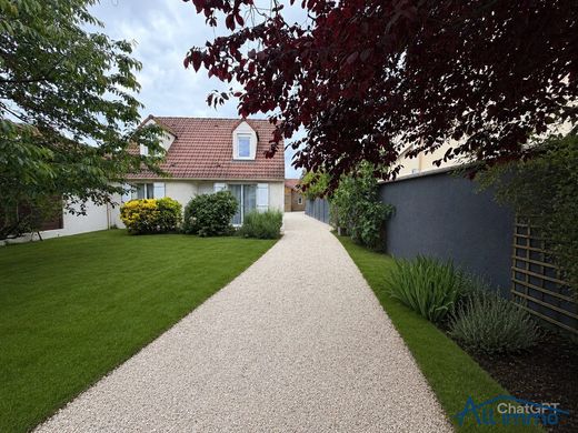 Luxury home in Saint-Maur-des-Fossés, Val-de-Marne