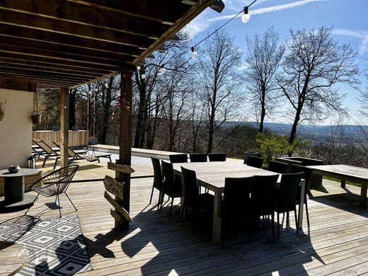 Saint-Gatien-des-Bois, Calvadosの高級住宅