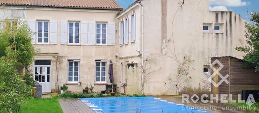 Maison de luxe à Tonnay-Charente, Charente-Maritime