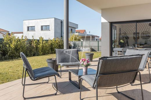 Maison de luxe à Ennery, Moselle