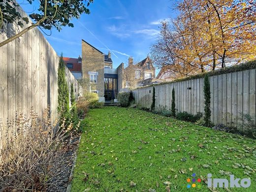 Luxury home in Dunkirk, North