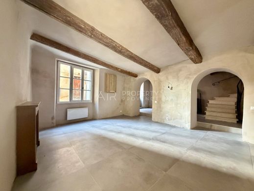 ‏בתי יוקרה ב  Saint-Saturnin-lès-Apt, Vaucluse