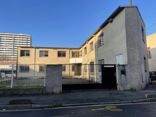 Complexes résidentiels à Ivry-sur-Seine, Val-de-Marne