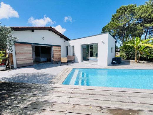 Luxe woning in Gujan-Mestras, Gironde