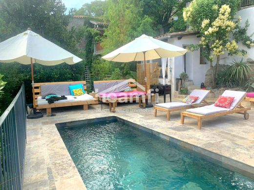 Komplex apartman Les Salles-du-Gardon, Gard
