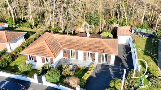Luxury home in Saint-Martin-de-Seignanx, Landes