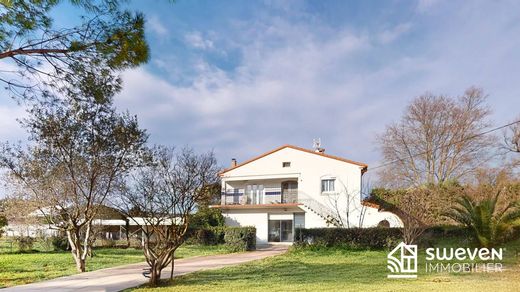 Luxus-Haus in Thuir, Pyrénées-Orientales