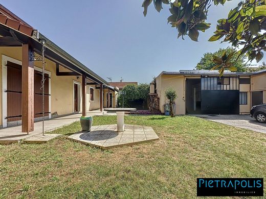 Casa di lusso a Villeurbanne, Rhône