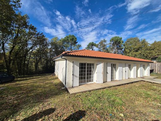 Luxury home in Saint-Caprais-de-Bordeaux, Gironde