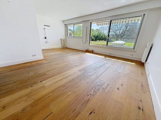 Apartment in Garches, Hauts-de-Seine