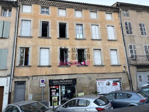 ‏בניין ב  Carpentras, Vaucluse